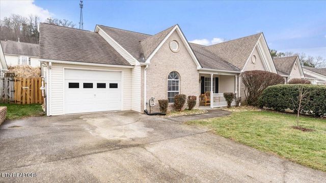 10016 Bellflower Way, Knoxville, TN 37932