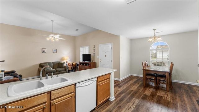 10016 Bellflower Way, Knoxville, TN 37932