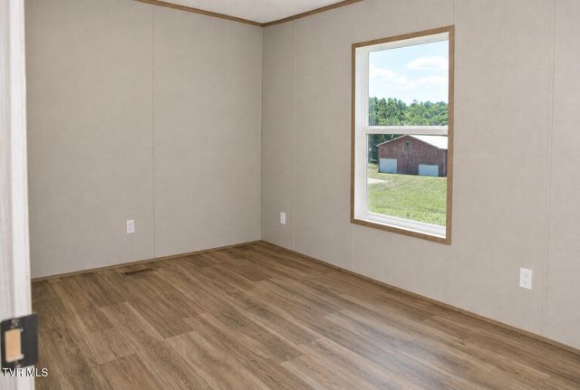 105 Wedding Lane, Chuckey, TN 37641