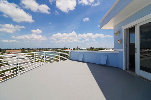 11105 5TH STREET E, Treasure Island, FL 33706