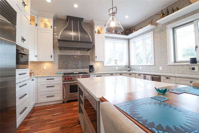 11105 5TH STREET E, Treasure Island, FL 33706