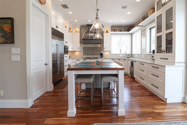 11105 5TH STREET E, Treasure Island, FL 33706