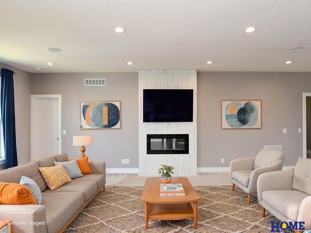 7421 N 11th Street, Lincoln, NE 68521