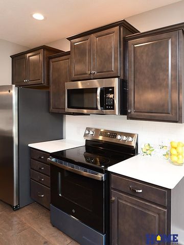 7421 N 11th Street, Lincoln, NE 68521