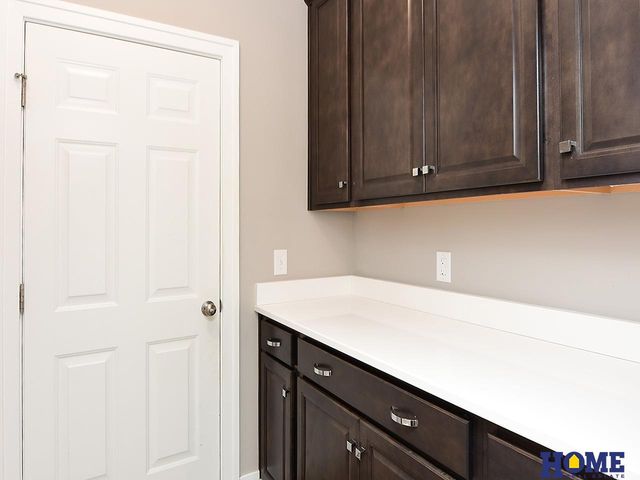 7421 N 11th Street, Lincoln, NE 68521