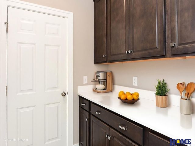 7421 N 11th Street, Lincoln, NE 68521