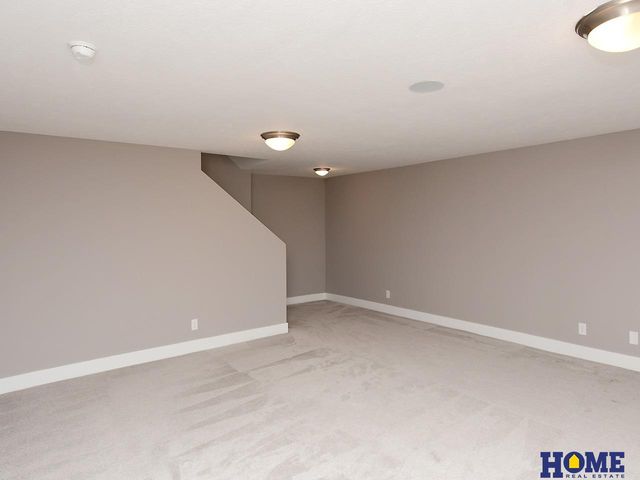 7421 N 11th Street, Lincoln, NE 68521