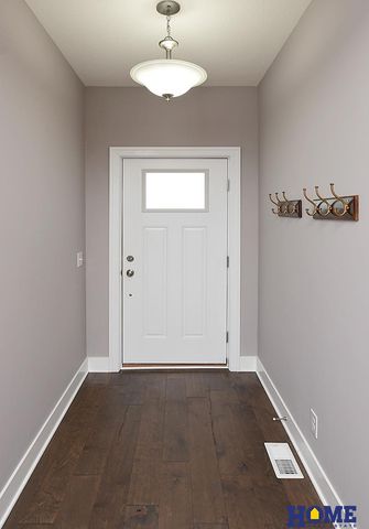 7421 N 11th Street, Lincoln, NE 68521
