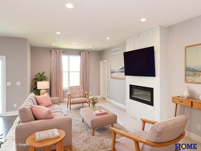 7421 N 11th Street, Lincoln, NE 68521
