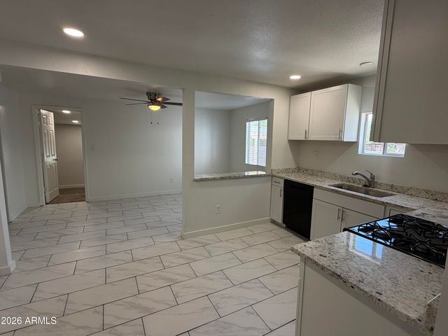 9012 N 14TH Street, Phoenix, AZ 85020