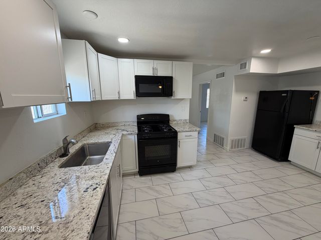 9012 N 14TH Street, Phoenix, AZ 85020