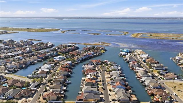 13633 Camino De Oro Ct, Corpus Christi, TX 78418