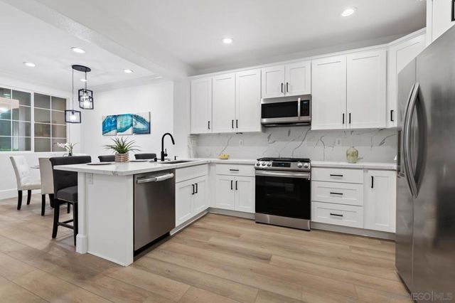 13002 Requlo Place, San Diego, CA 92130