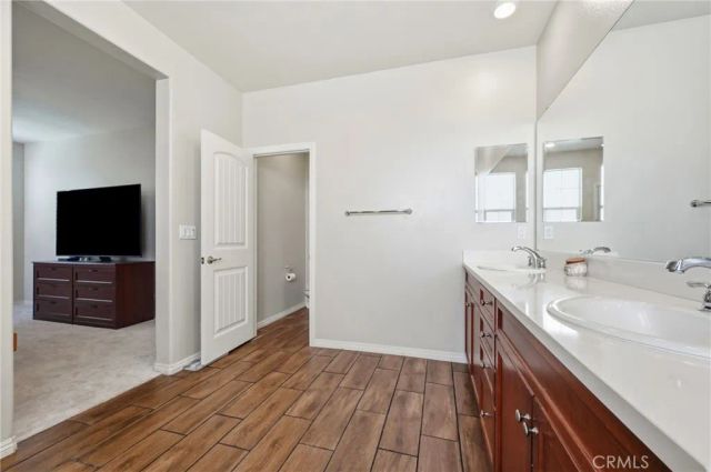 24208 Via Perla, Valencia, CA 91354