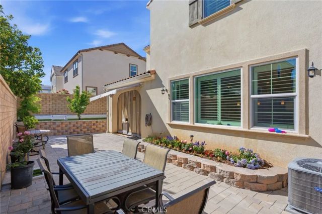 24208 Via Perla, Valencia, CA 91354