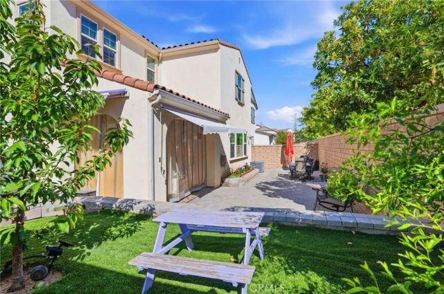 24208 Via Perla, Valencia, CA 91354