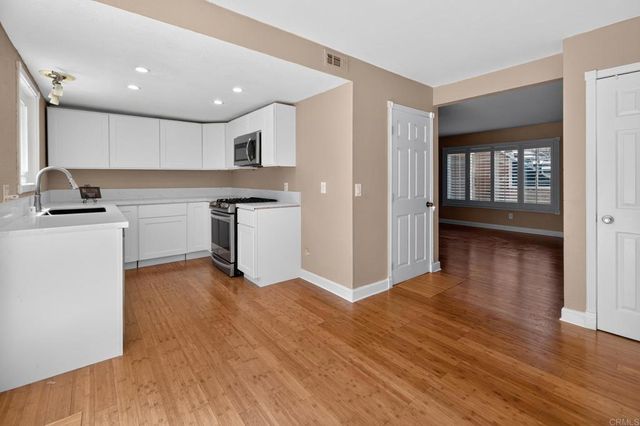 2138 Via Robles, Oceanside, CA 92054