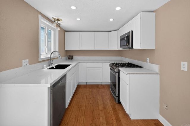 2138 Via Robles, Oceanside, CA 92054