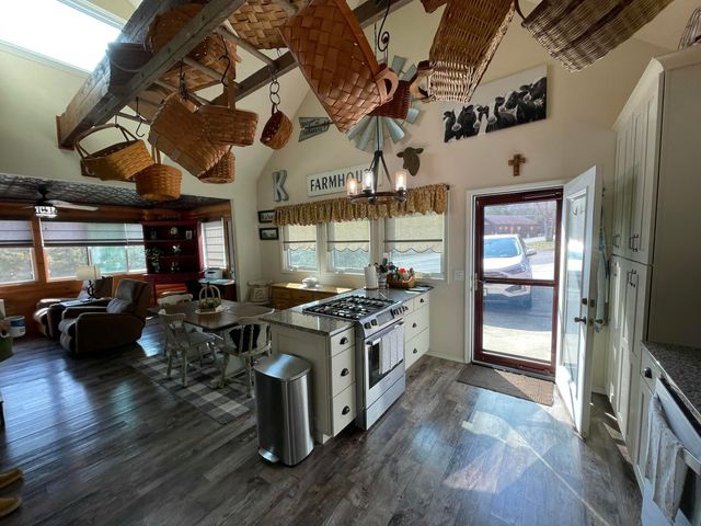 110 Pioneer Way, Hollister, MO 65672