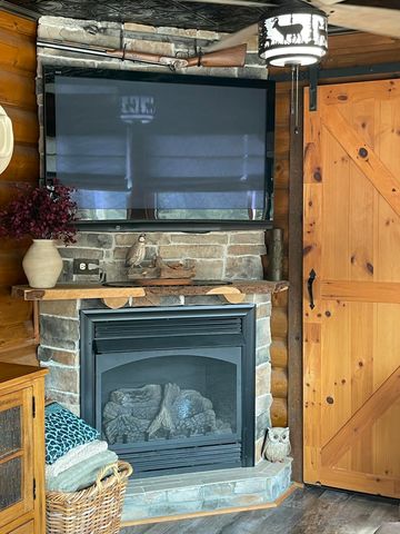 110 Pioneer Way, Hollister, MO 65672