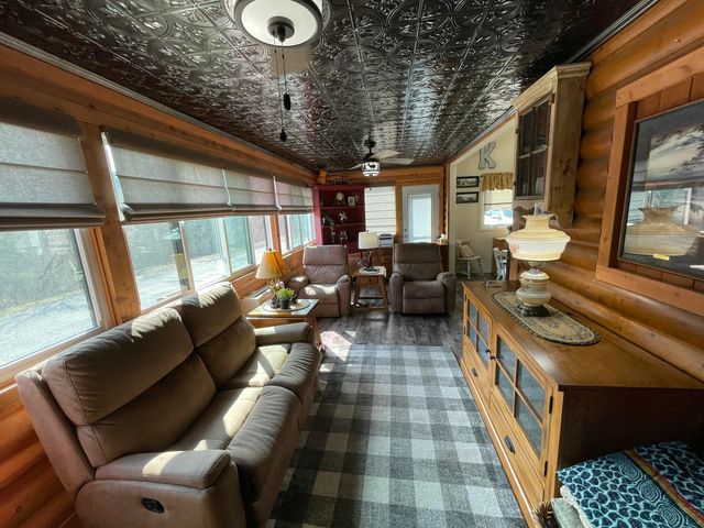 110 Pioneer Way, Hollister, MO 65672