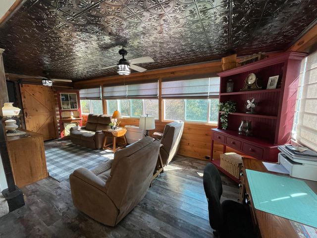 110 Pioneer Way, Hollister, MO 65672