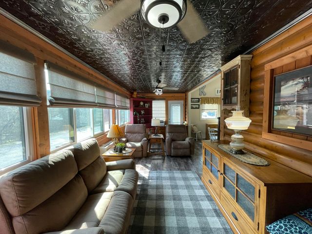 110 Pioneer Way, Hollister, MO 65672