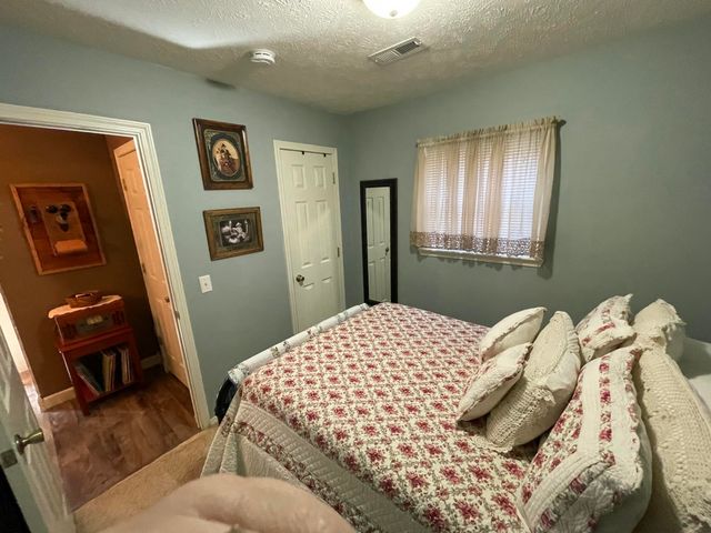 110 Pioneer Way, Hollister, MO 65672