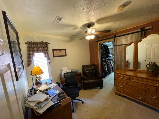 110 Pioneer Way, Hollister, MO 65672