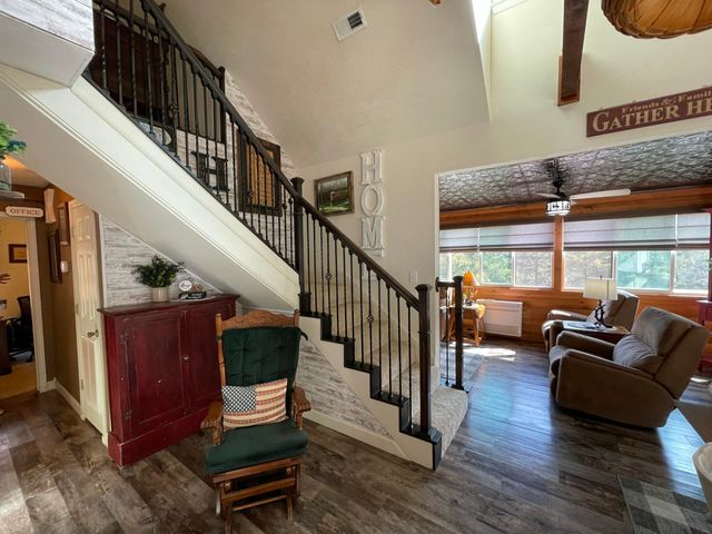 110 Pioneer Way, Hollister, MO 65672