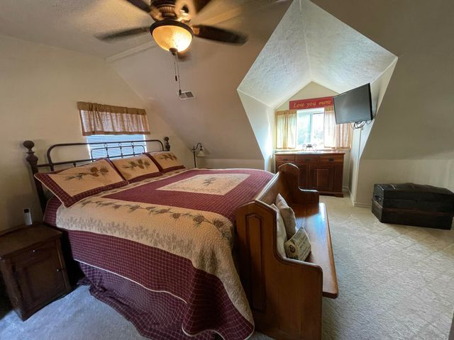 110 Pioneer Way, Hollister, MO 65672