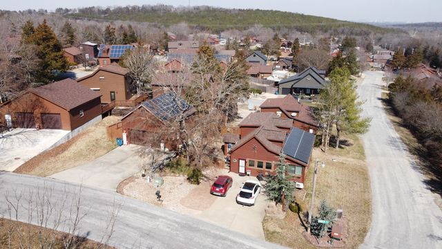 110 Pioneer Way, Hollister, MO 65672