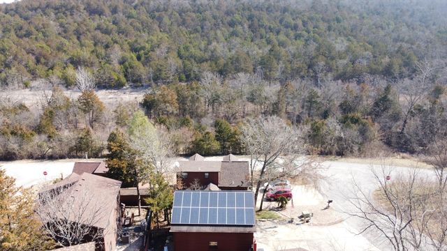 110 Pioneer Way, Hollister, MO 65672