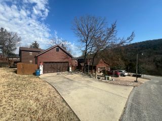 110 Pioneer Way, Hollister, MO 65672