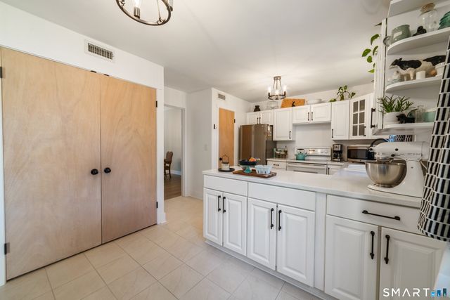 916 Heritage Village A, Southbury, CT 06488