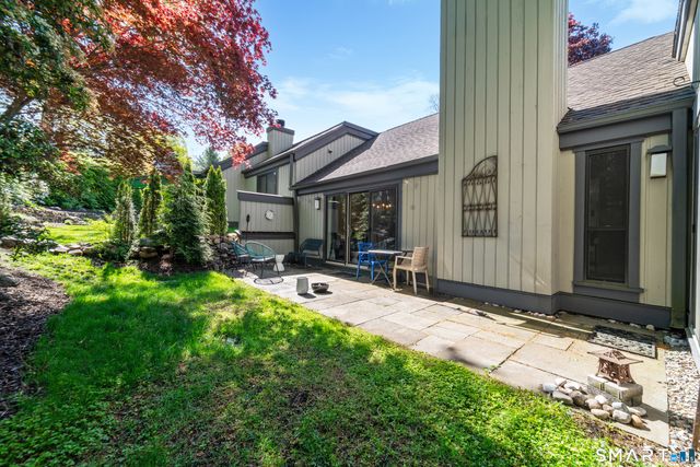 916 Heritage Village A, Southbury, CT 06488