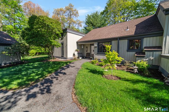 916 Heritage Village A, Southbury, CT 06488