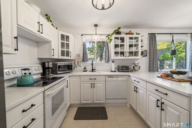 916 Heritage Village A, Southbury, CT 06488