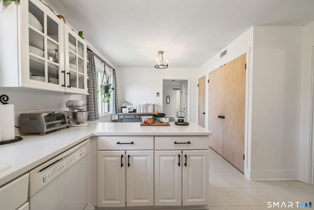 916 Heritage Village A, Southbury, CT 06488