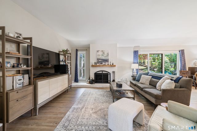 916 Heritage Village A, Southbury, CT 06488