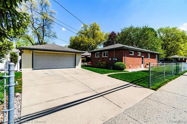 4218 Pardee Avenue, Dearborn Heights, MI 48125