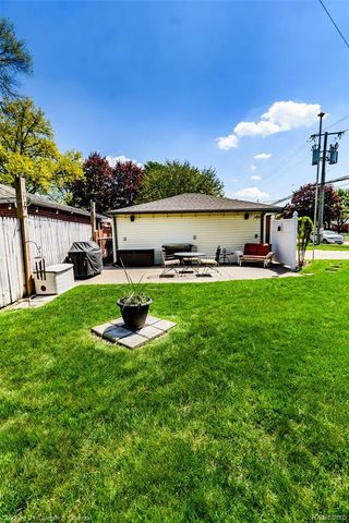 4218 Pardee Avenue, Dearborn Heights, MI 48125