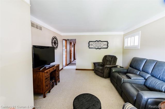 4218 Pardee Avenue, Dearborn Heights, MI 48125