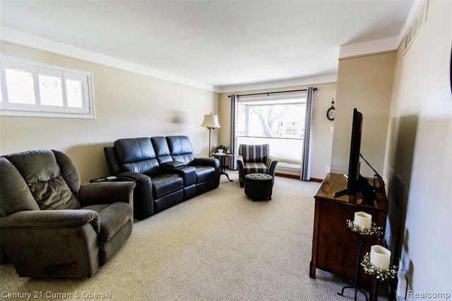 4218 Pardee Avenue, Dearborn Heights, MI 48125