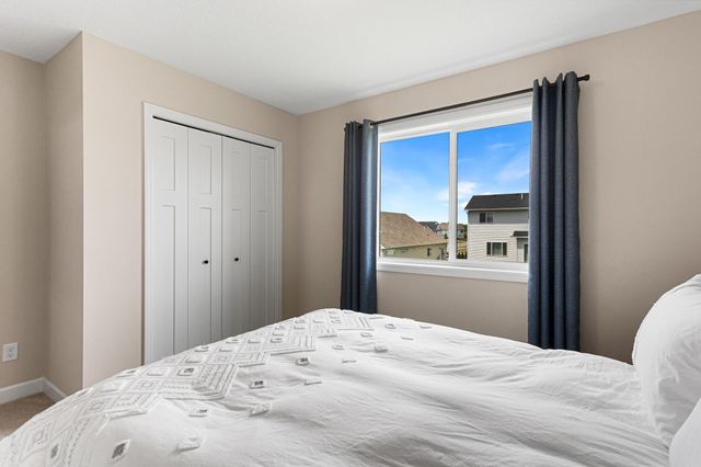 1622 Oak Ridge Street, Hanover, MN 55341
