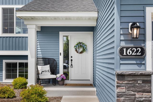 1622 Oak Ridge Street, Hanover, MN 55341