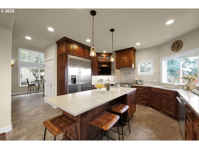 1243 CRENSHAW Rd, Eugene, OR 97401