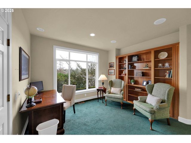 1243 CRENSHAW Rd, Eugene, OR 97401