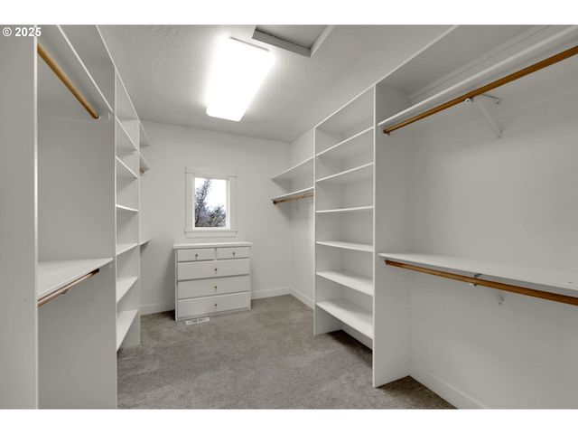 1243 CRENSHAW Rd, Eugene, OR 97401