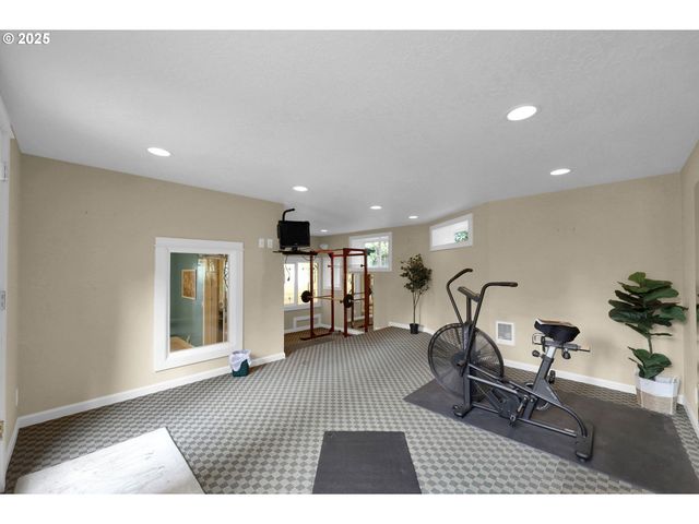 1243 CRENSHAW Rd, Eugene, OR 97401